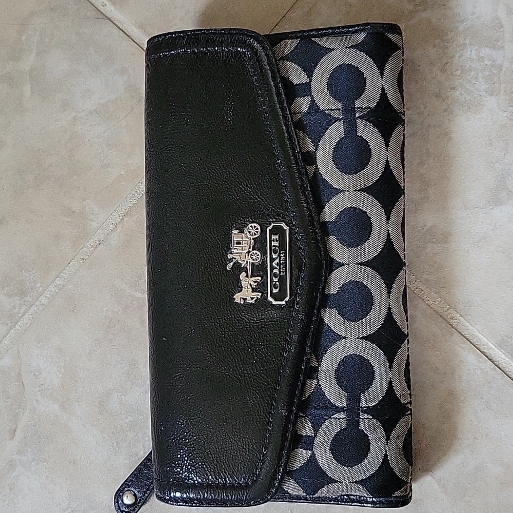 RARE Coach Vintage Optic C Signature Trifold Long Wallet - Picture 3 of 16